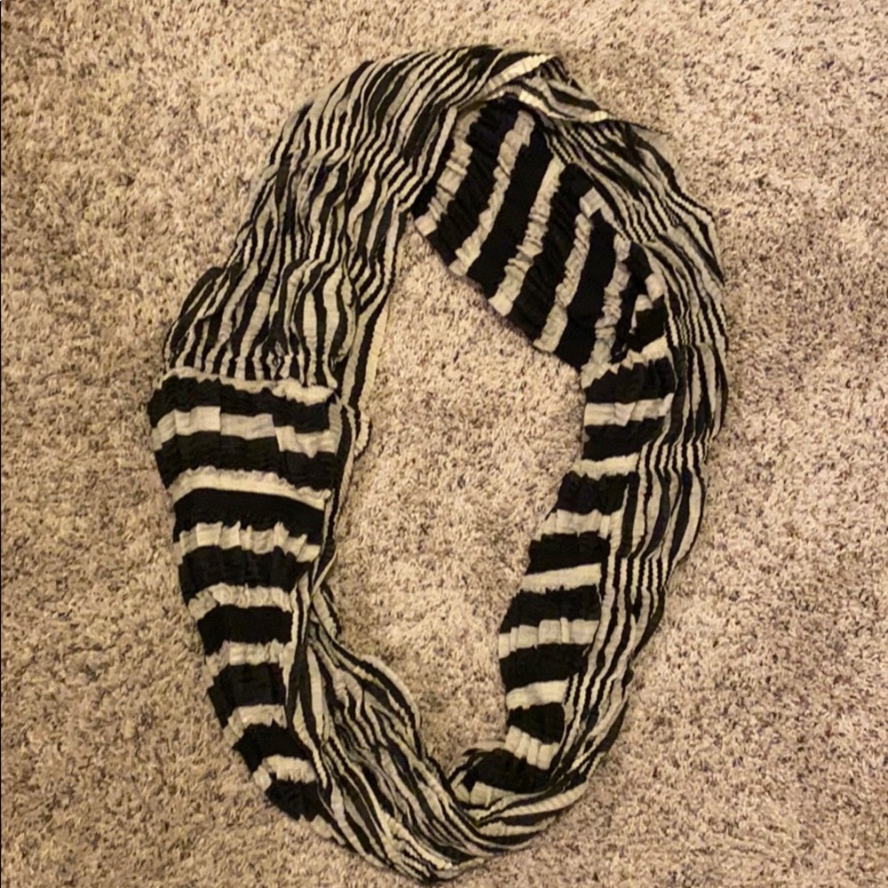Black and cream infinity scarf